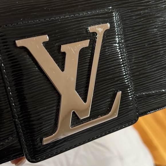Authentic Louis Vuitton Clutch - Picture 9 of 11